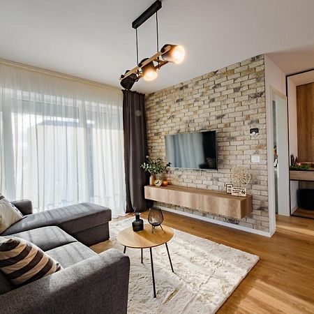 Ara Apart Hotel Brasov Bagian luar foto