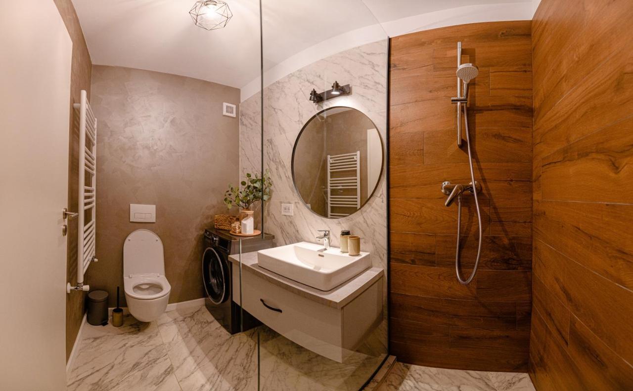 Ara Apart Hotel Brasov Bagian luar foto