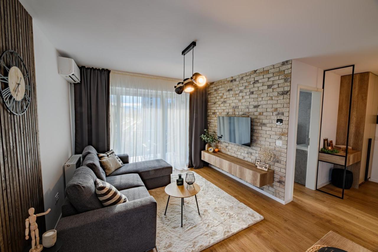 Ara Apart Hotel Brasov Bagian luar foto