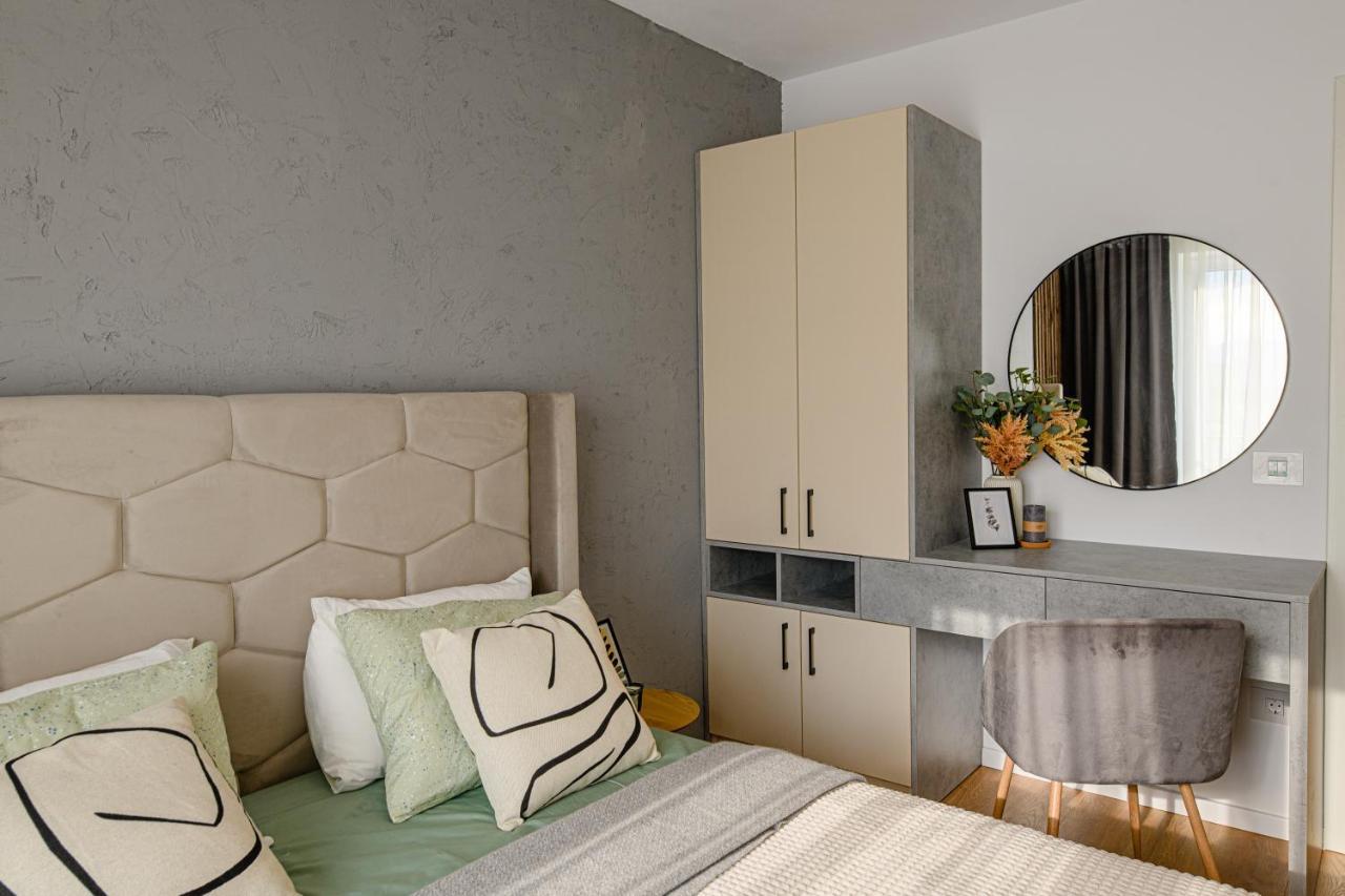 Ara Apart Hotel Brasov Bagian luar foto