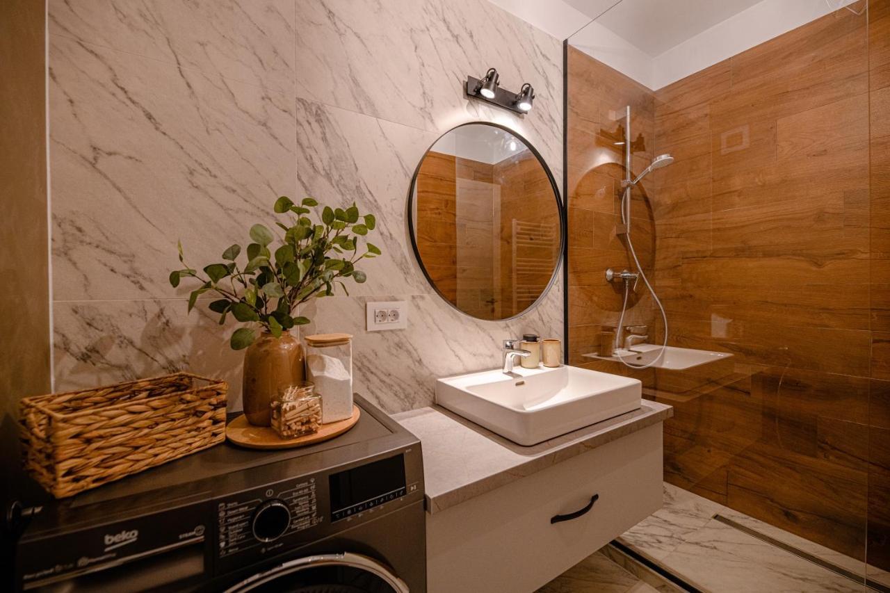 Ara Apart Hotel Brasov Bagian luar foto
