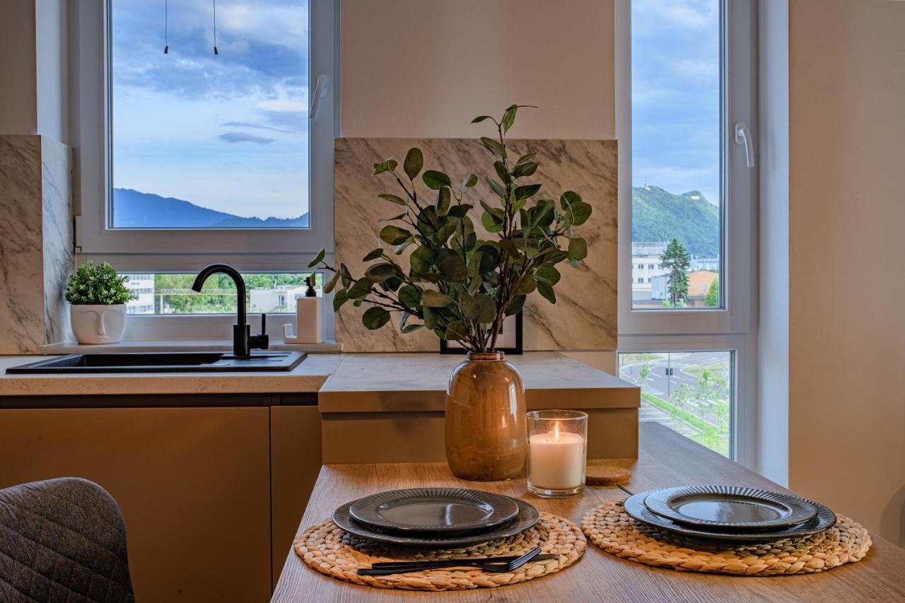 Ara Apart Hotel Brasov Bagian luar foto