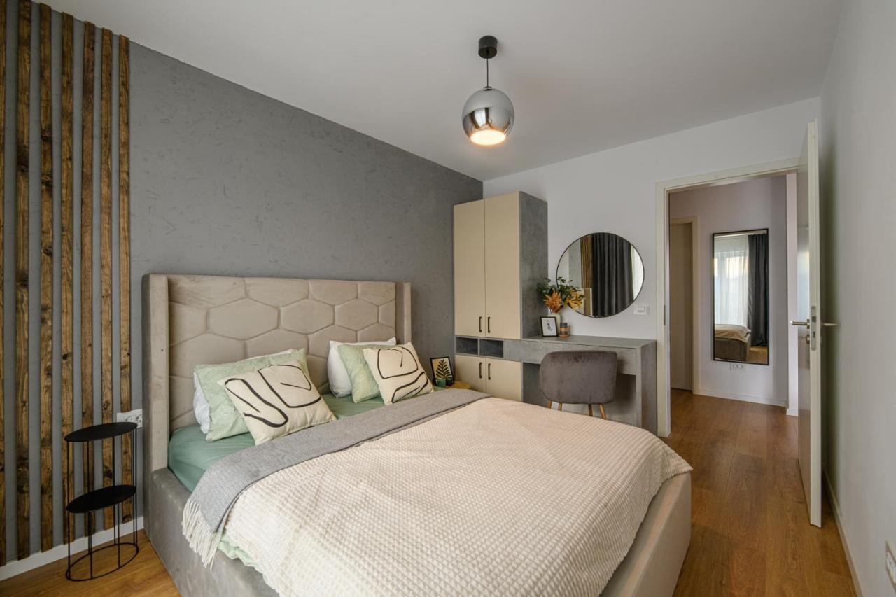 Ara Apart Hotel Brasov Bagian luar foto