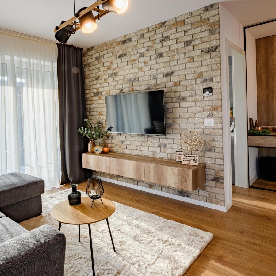 Ara Apart Hotel Brasov Bagian luar foto